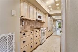 587 Beau Chene Dr - Photo 7 of 21