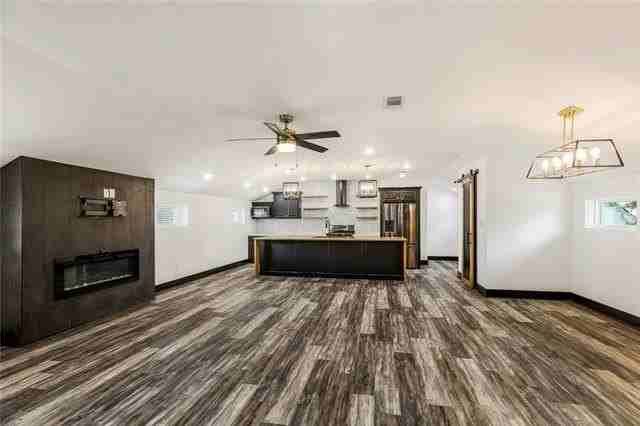 2719 Amelia St - Photo 2 of 16