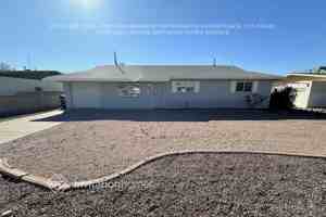 featured image of 427 E Riviera Dr