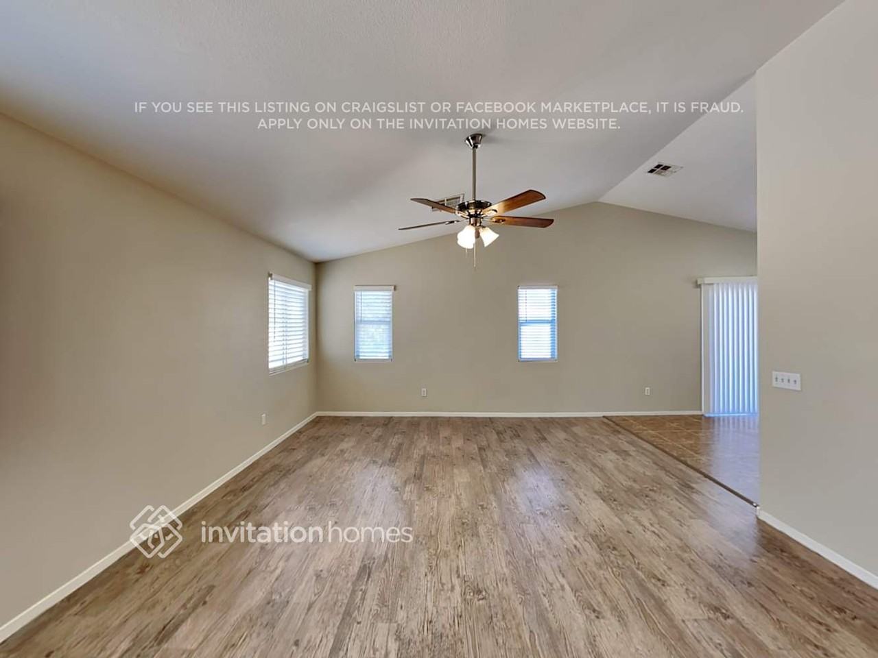 5912 Trumbull St - Photo 5 of 18