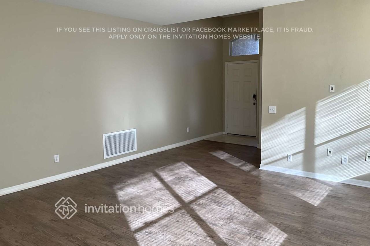 2737 Micah Dr - Photo 2 of 15