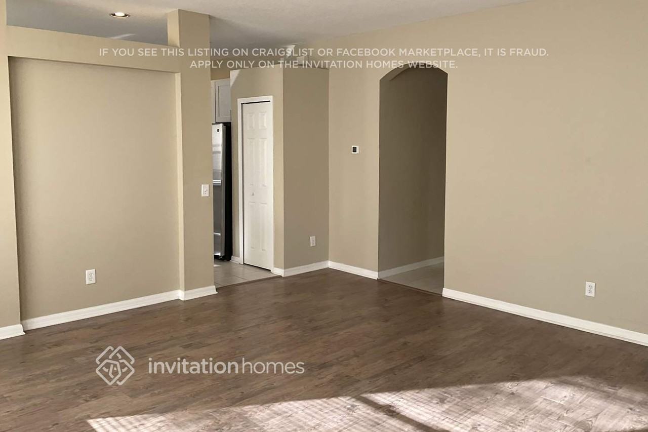 2737 Micah Dr - Photo 3 of 15