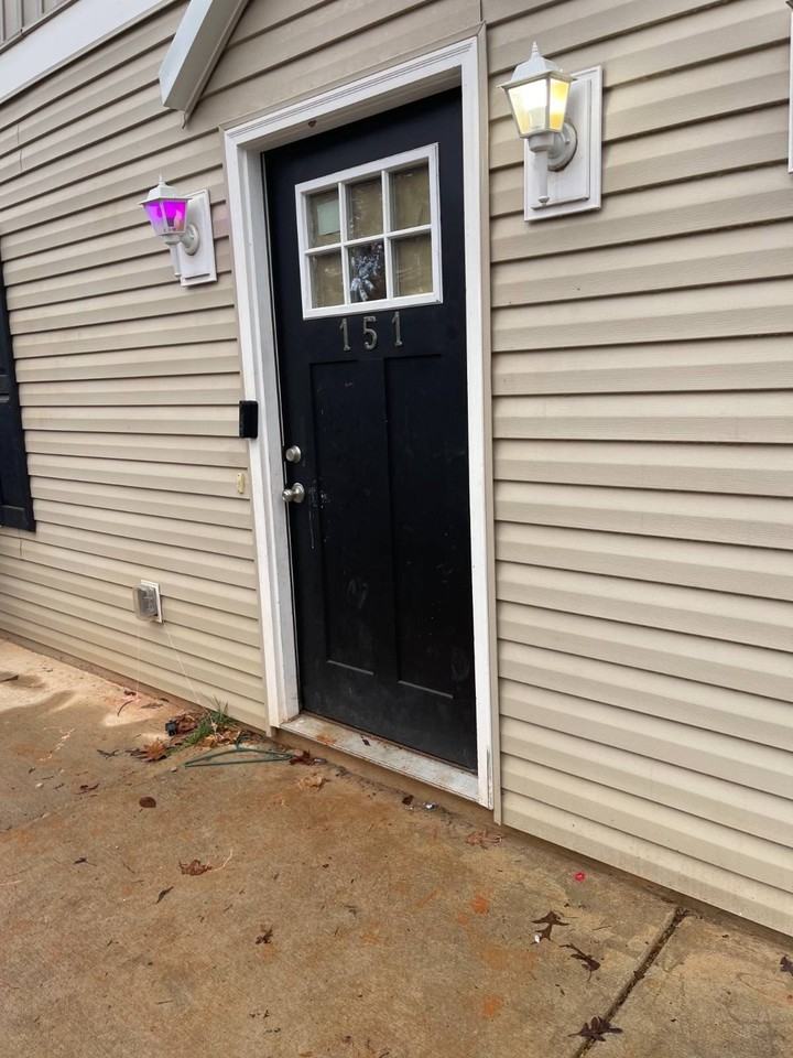 153 Harrington Ave - Photo 4 of 42