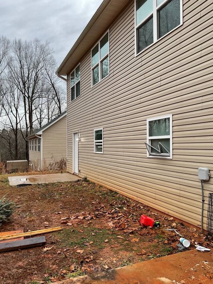 153 Harrington Ave - Photo 5 of 42