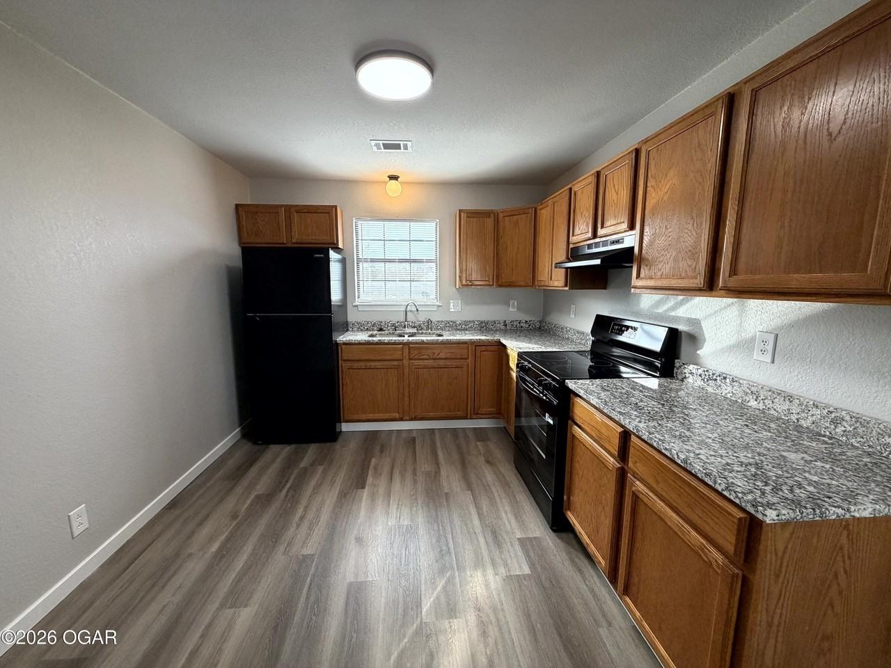 232 S Saint Charles Ave - Photo 4 of 11