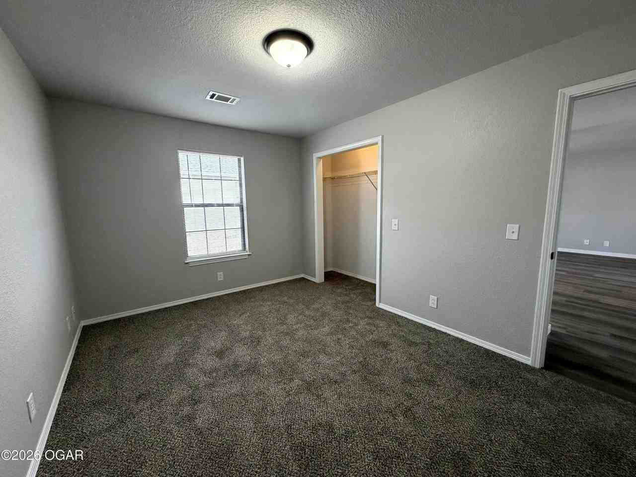 232 S Saint Charles Ave - Photo 5 of 11