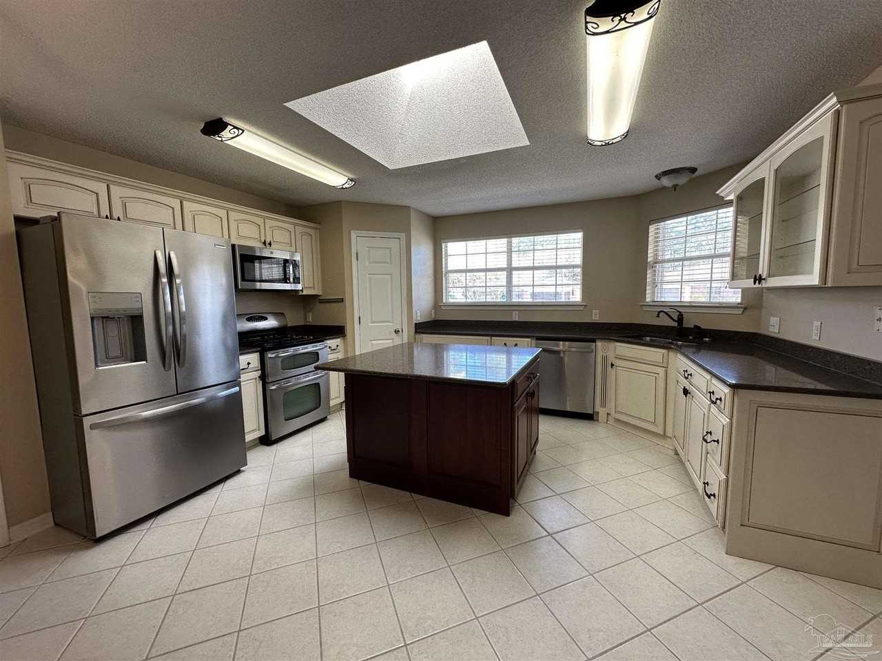 703 Marlinspike Dr - Photo 4 of 19