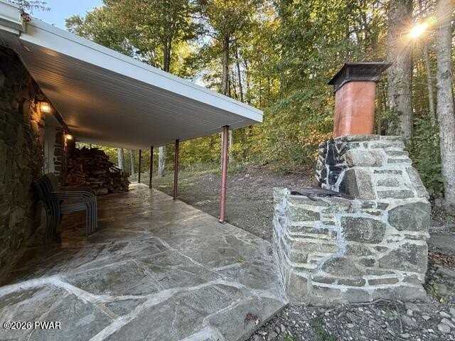 853 Spring Hill Rd - Photo 5 of 32