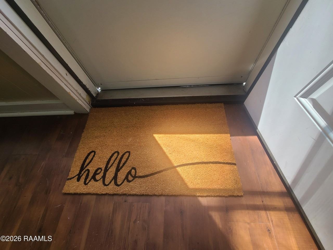 1032 N Railroad Ave - Photo 2 of 15