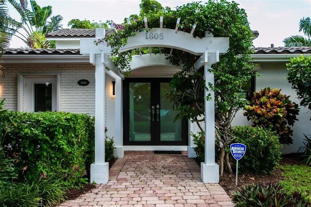 1806 Ne 22nd Ter - Photo 3 of 50