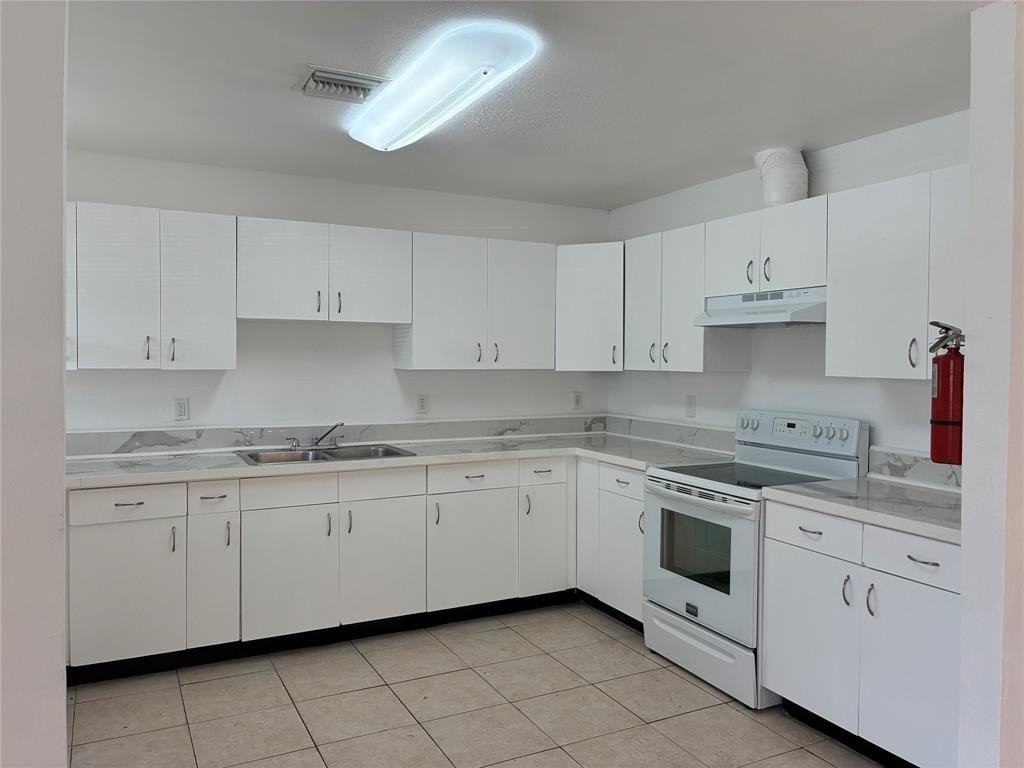 319 Nw 7th St - Photo 3 of 27