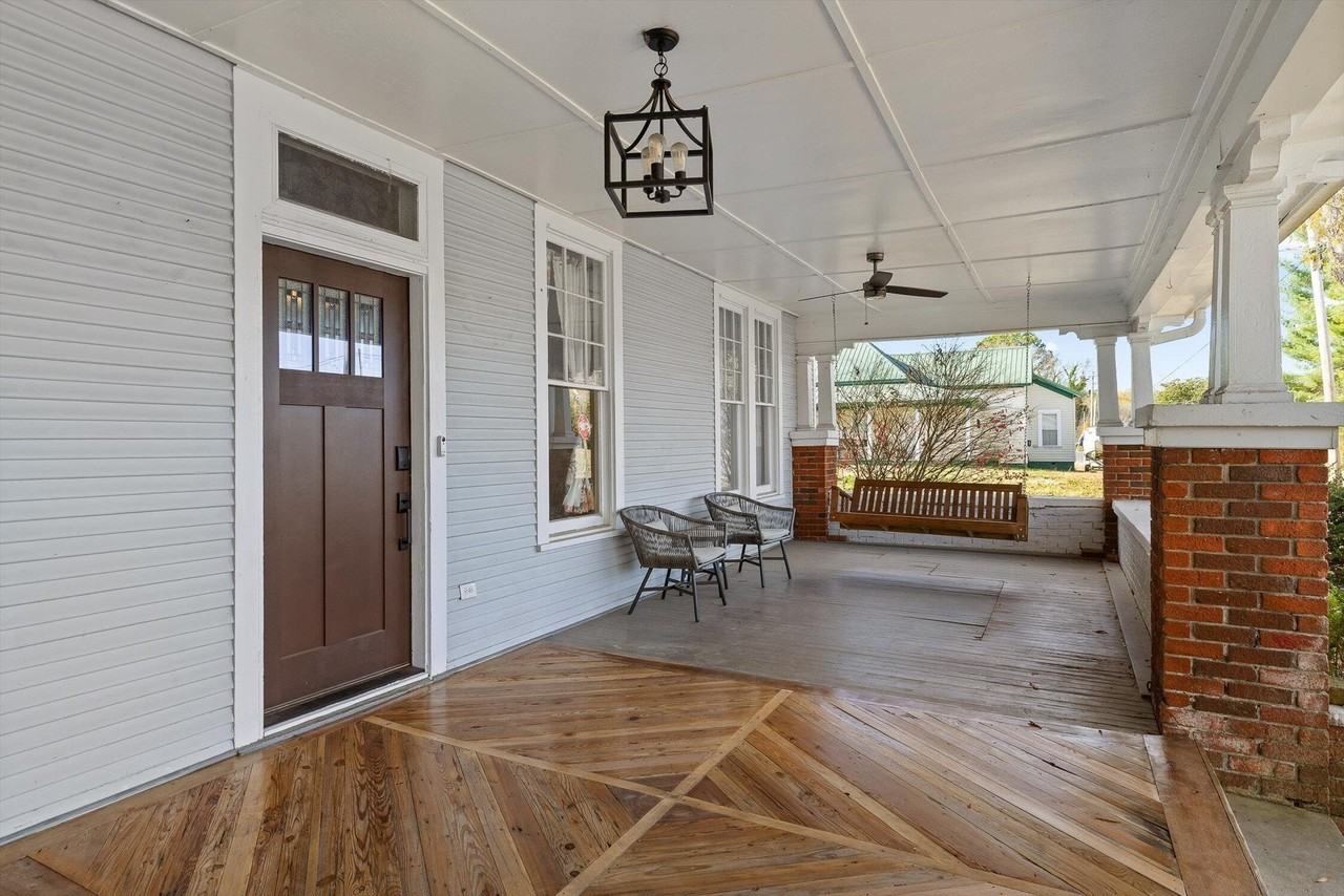 207 Culberson Ave - Photo 5 of 50