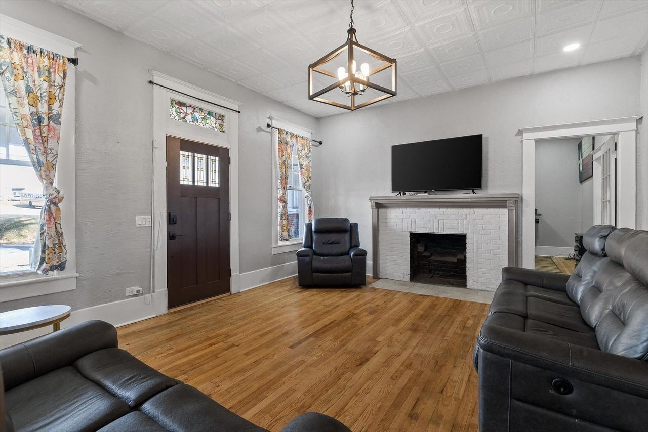 207 Culberson Ave - Photo 6 of 50