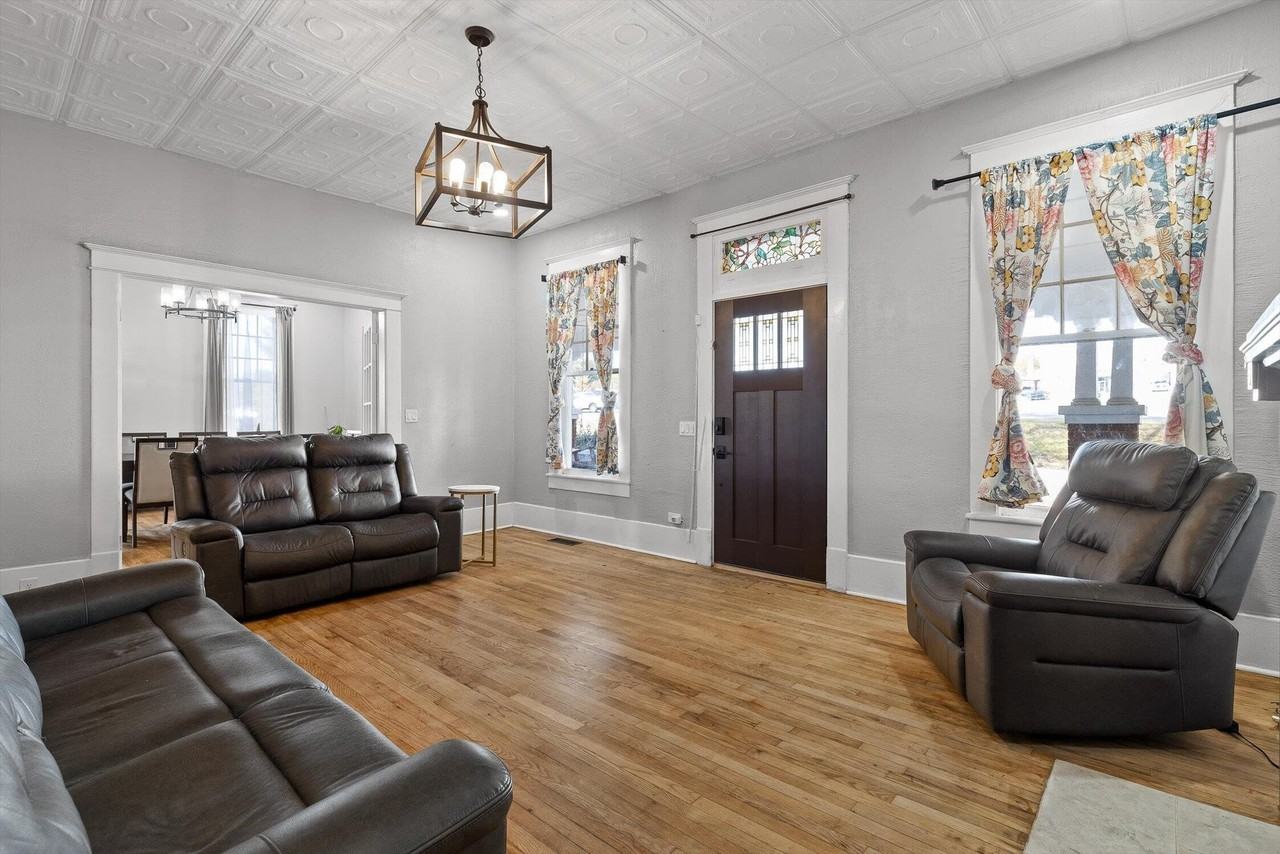 207 Culberson Ave - Photo 7 of 50