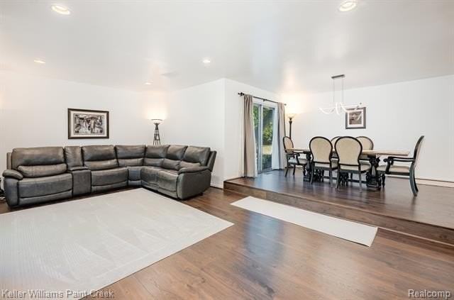 6545 Post Oak Dr - Photo 5 of 26