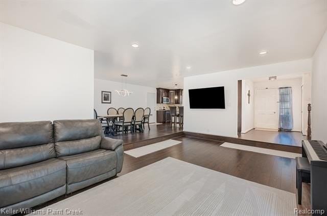 6545 Post Oak Dr - Photo 6 of 26