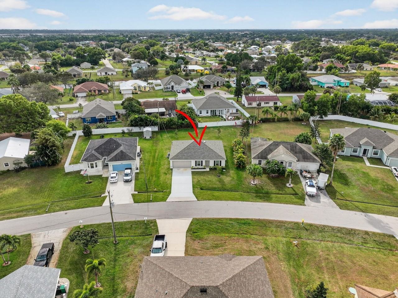 2121 Se Mandrake Cir - Photo 3 of 24