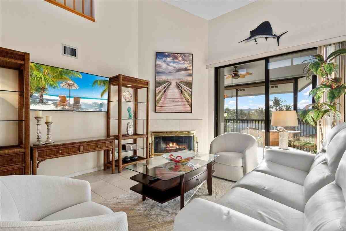 143 Bay Colony Dr N - Photo 3 of 50