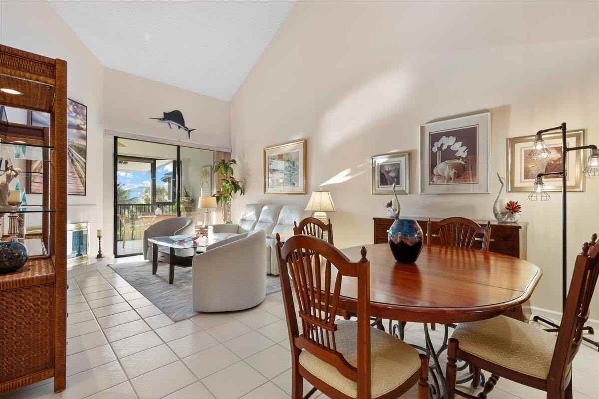 143 Bay Colony Dr N - Photo 6 of 50