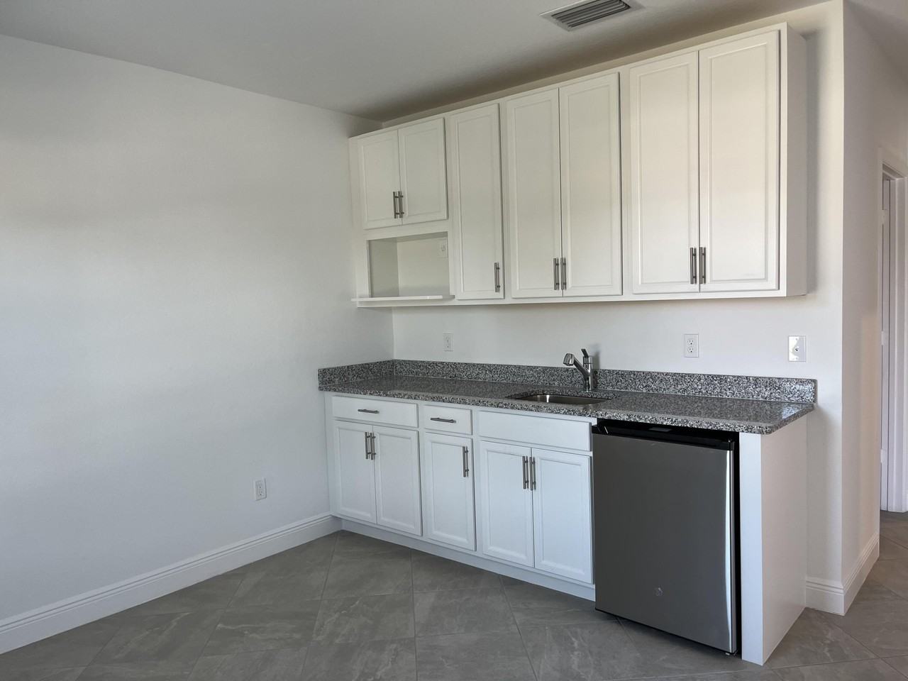 2156 Sw Cameo Blvd #174 - Photo 4 of 28