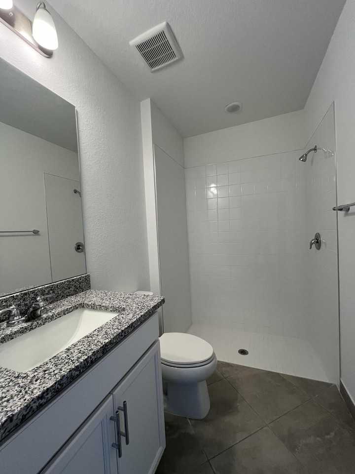 2156 Sw Cameo Blvd #174 - Photo 6 of 28
