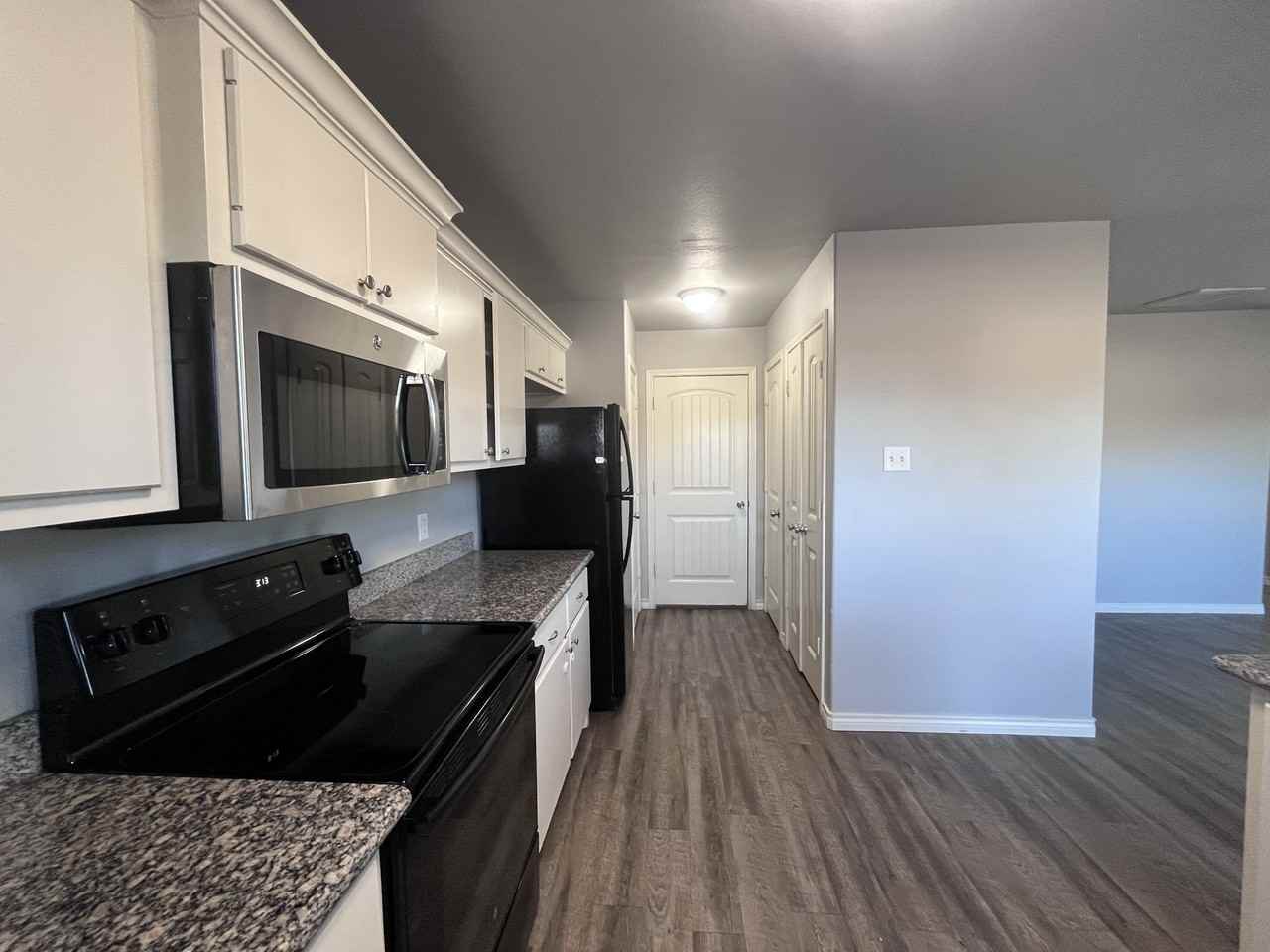 3444 Itasca St #1 - Photo 6 of 15