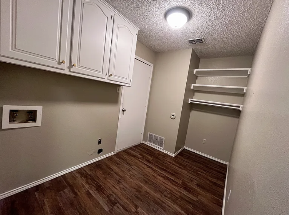 5718 88th St #1 - Photo 2 of 19