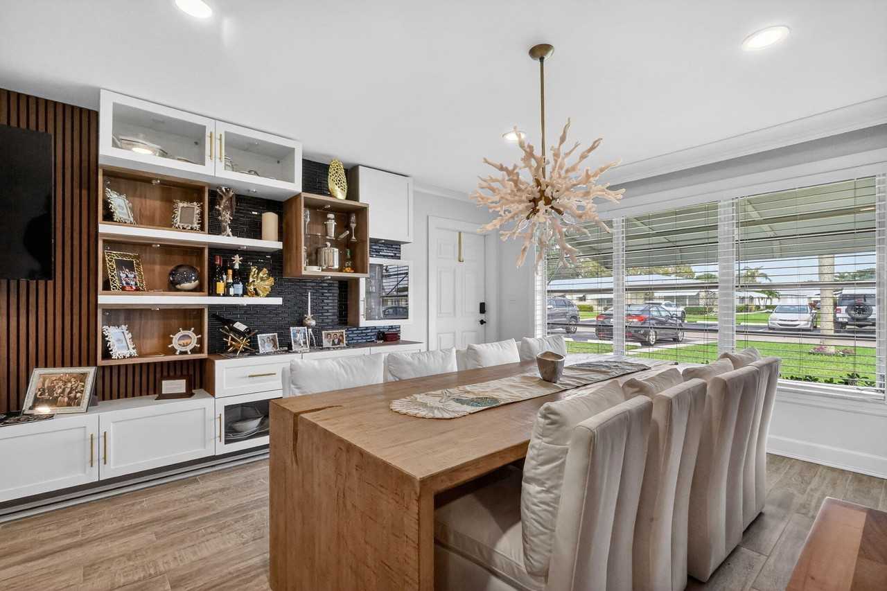 212 High Point Ter W #C - Photo 3 of 35