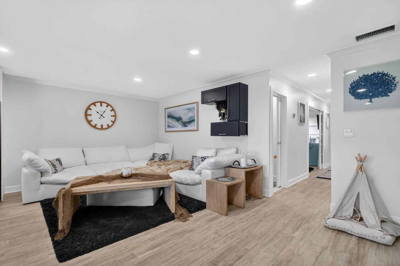 212 High Point Ter W #C - Photo 7 of 35