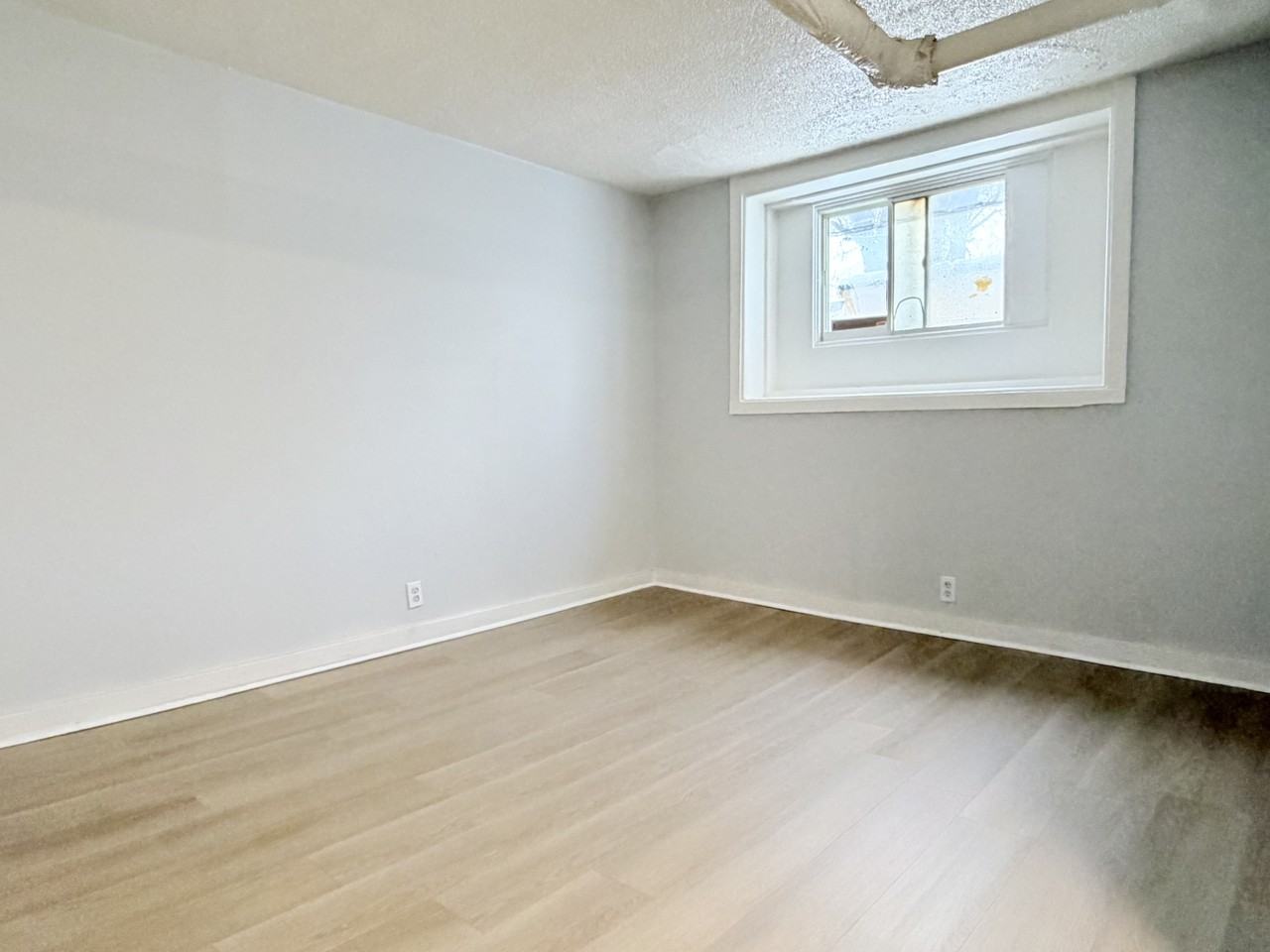 1441 Wyandotte St E #17 - Photo 4 of 8