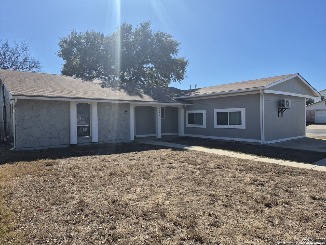 7338 Deep Spring St - Photo 4 of 41