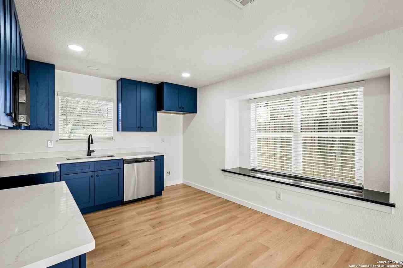 3325 Cliffside Dr - Photo 5 of 20