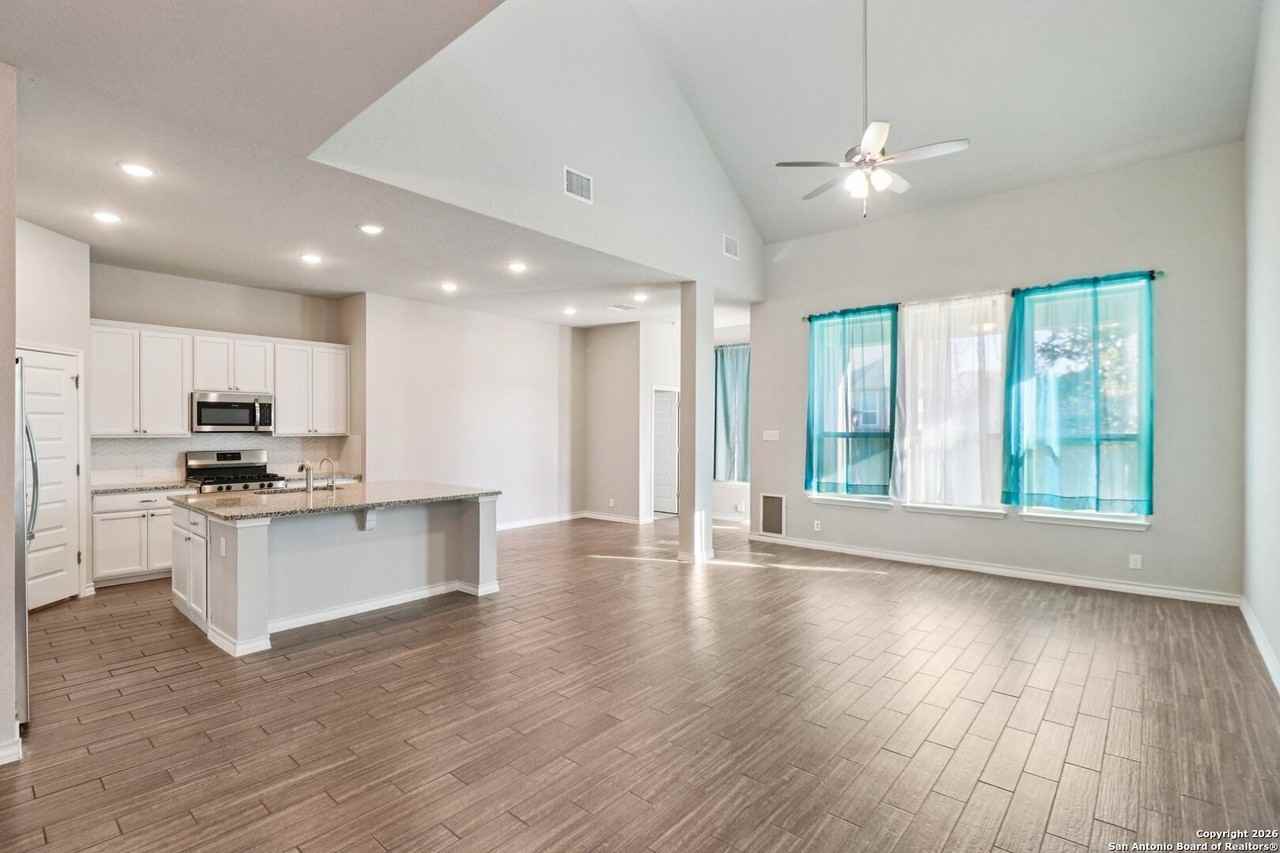 10208 High Noon Dr - Photo 7 of 42