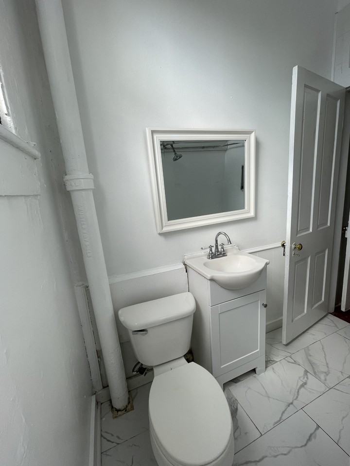 3936 Prytania St #C - Photo 6 of 8