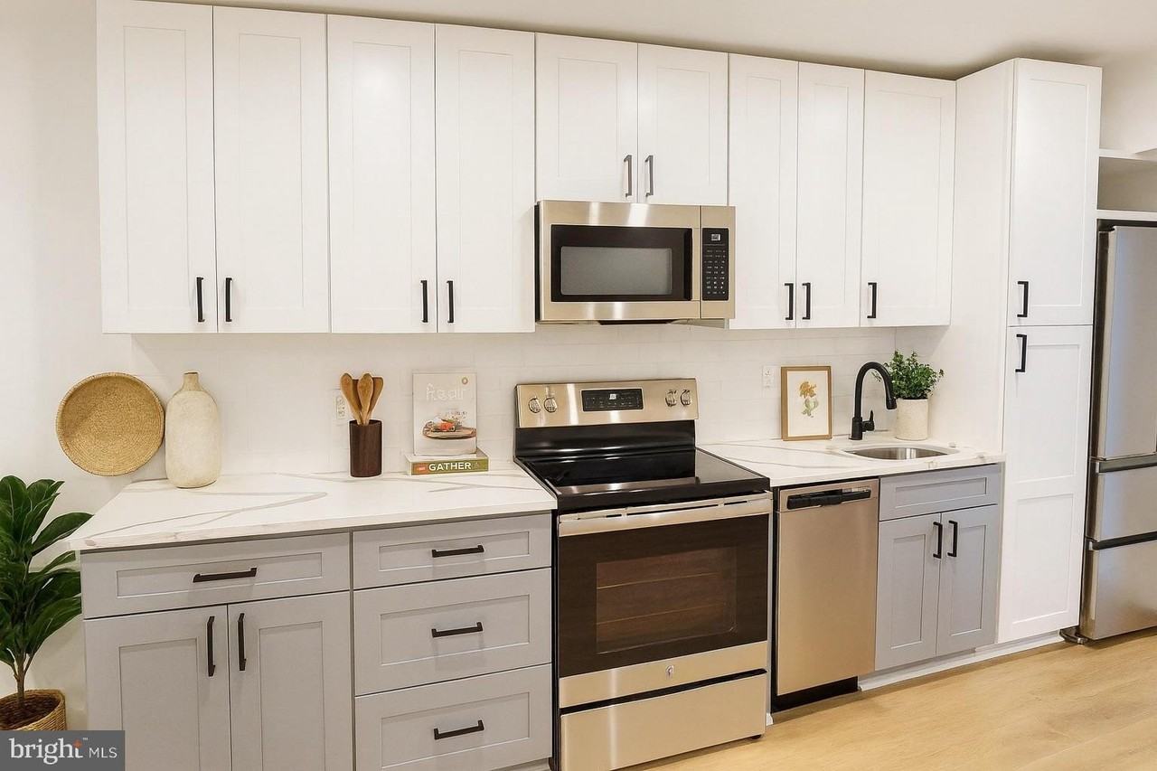 1230 Penn St Ne Unit 3 #3 - Photo 2 of 12