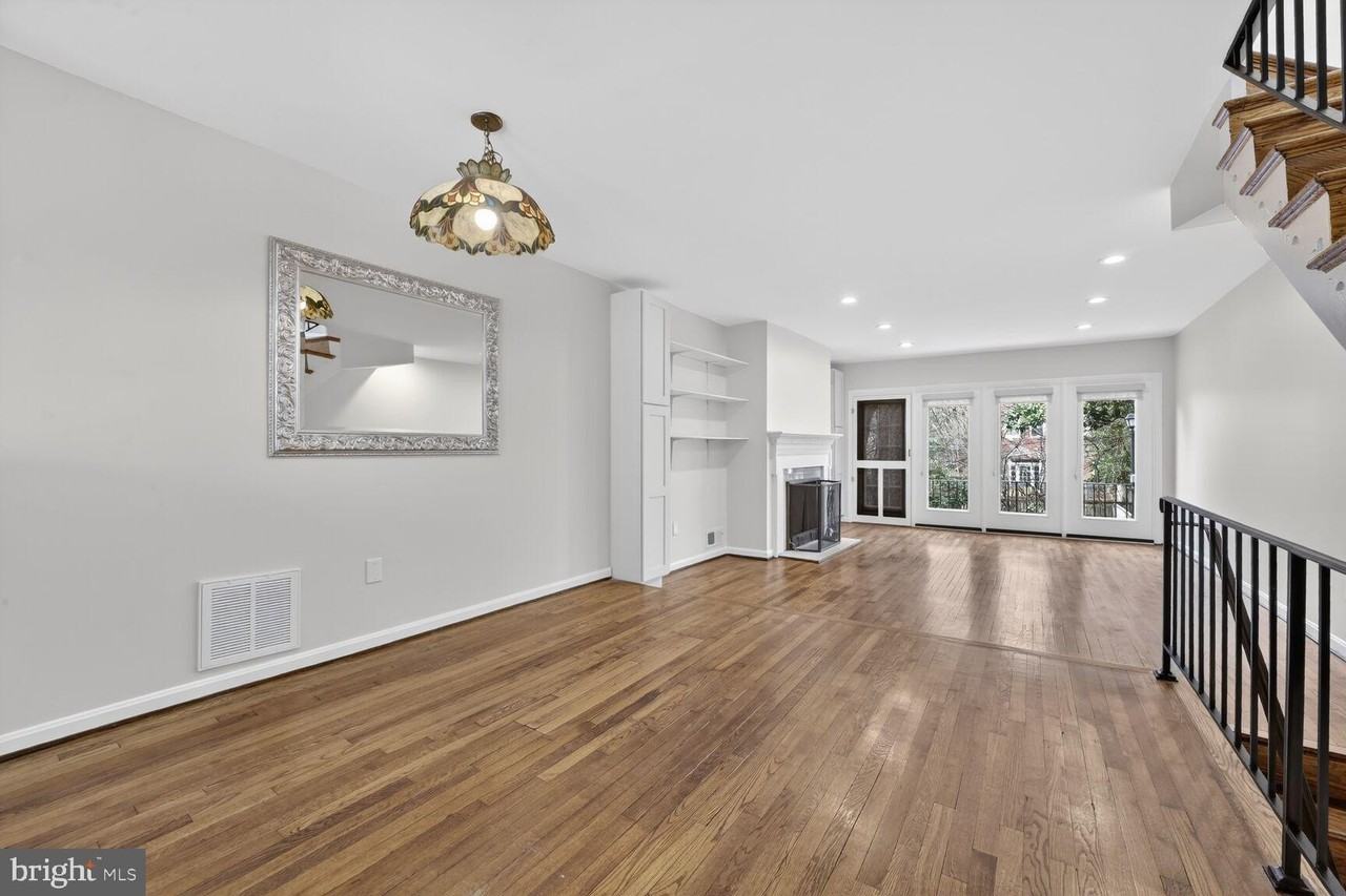 329 1/2 6th St Se Unit B #B - Photo 5 of 13