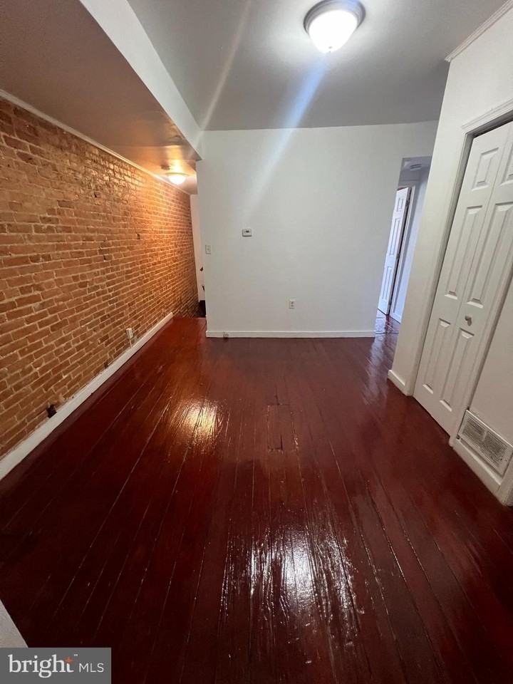 1443 Light St Apt 2 #2 - Photo 2 of 7