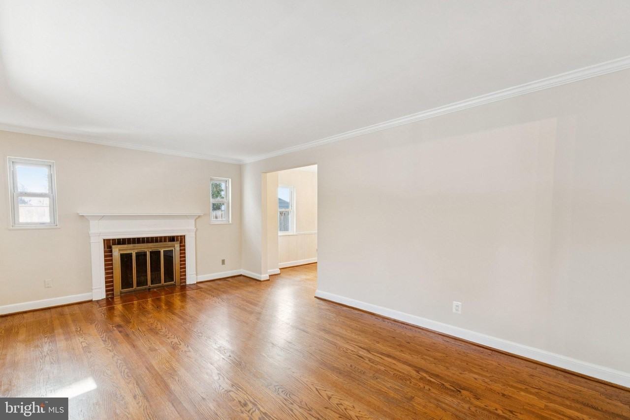 5203 Nahant St - Photo 5 of 32