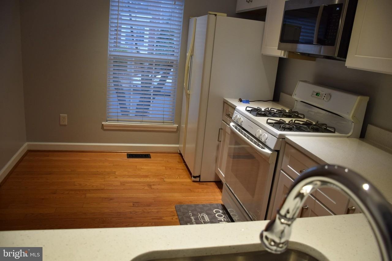 204 Poplar Spring Rd - Photo 5 of 21