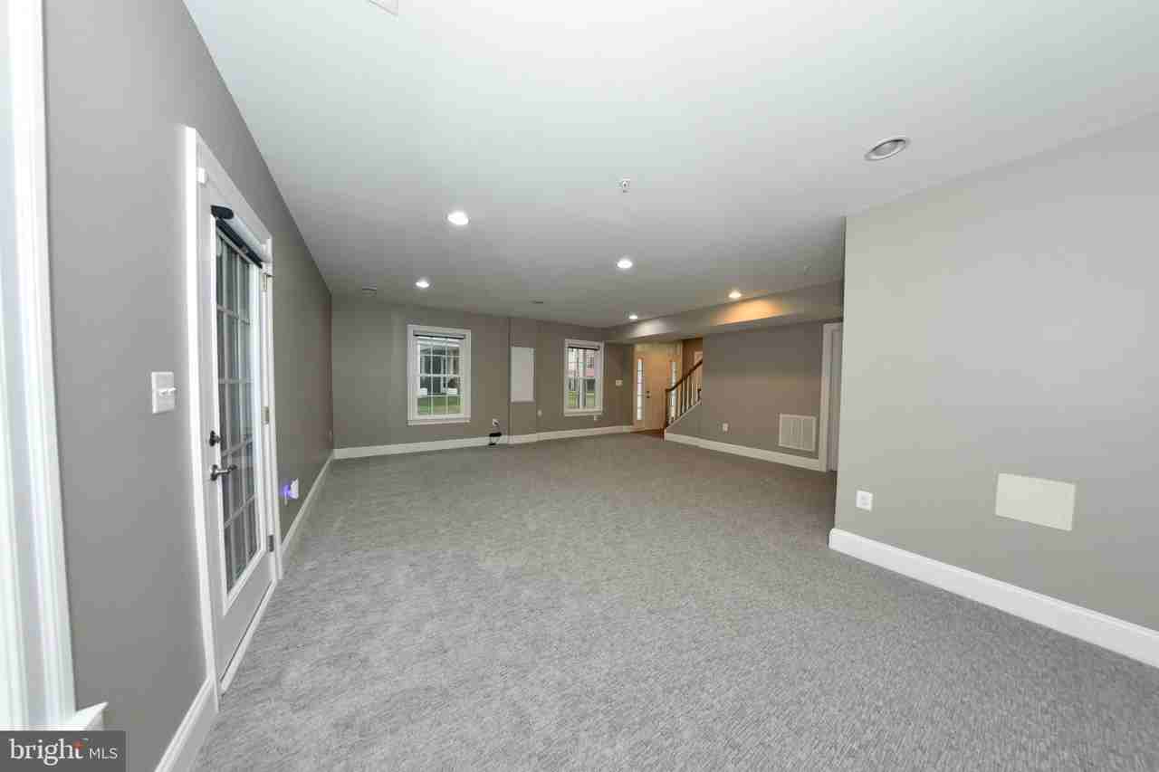 15703 Tibberton Ter - Photo 7 of 50