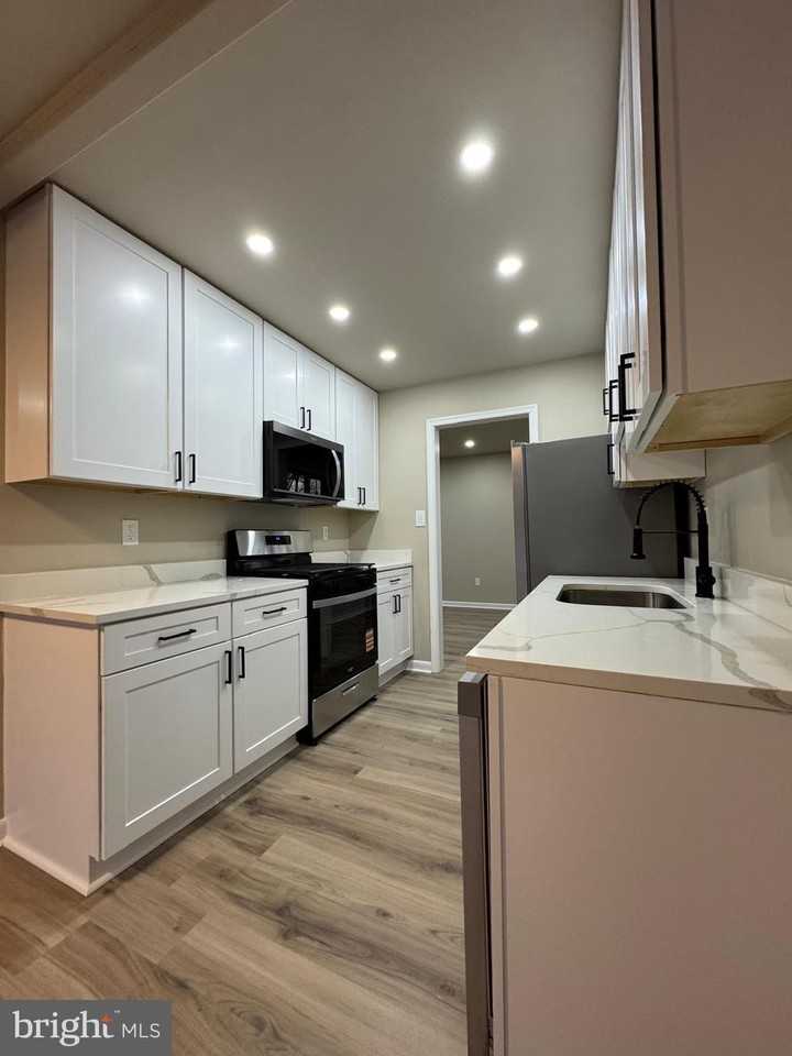 3623 Pocono Pl - Photo 2 of 17