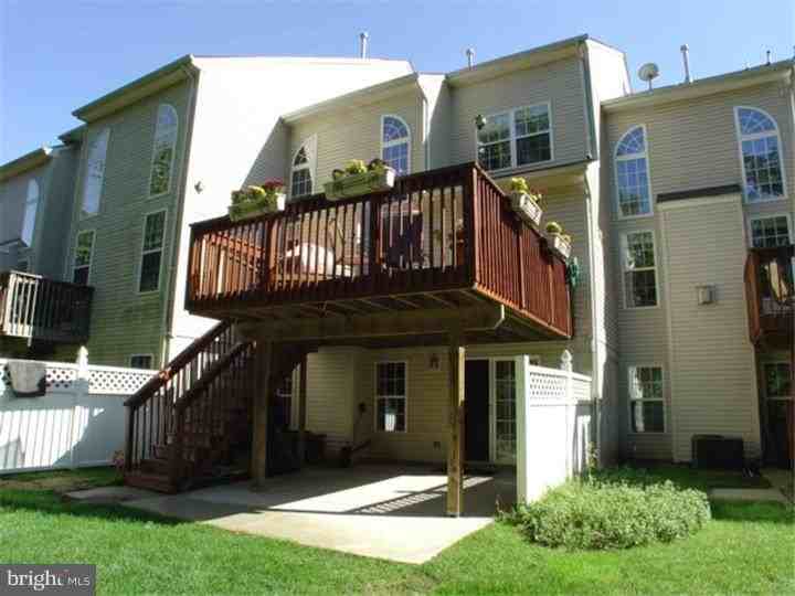 168 Pennsbury Ln - Photo 3 of 15