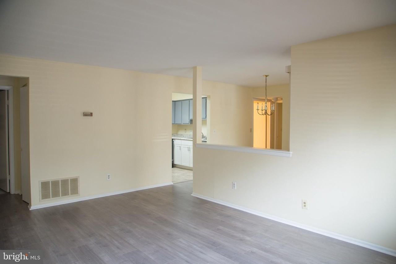 3131 Sayre Dr - Photo 4 of 14