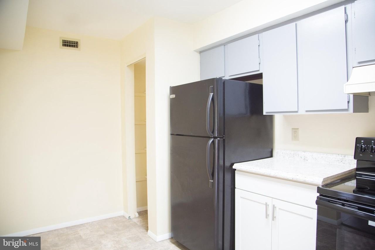 3131 Sayre Dr - Photo 7 of 14