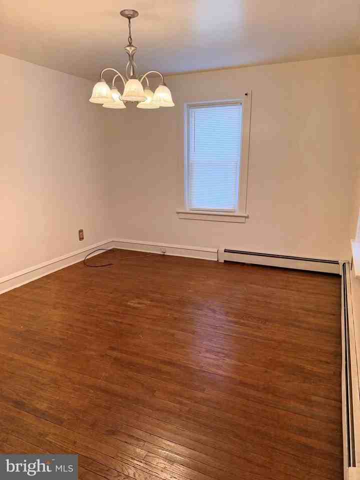 604 S Main St - Photo 4 of 22