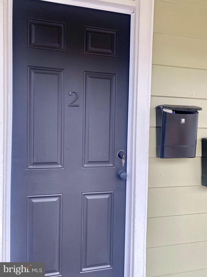 2 Manor Blvd #2 - Photo 3 of 10