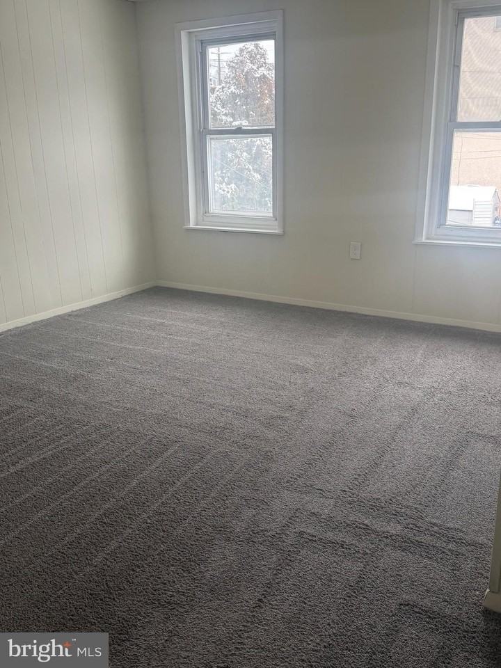 802 Fairbanks Ave - Photo 5 of 8