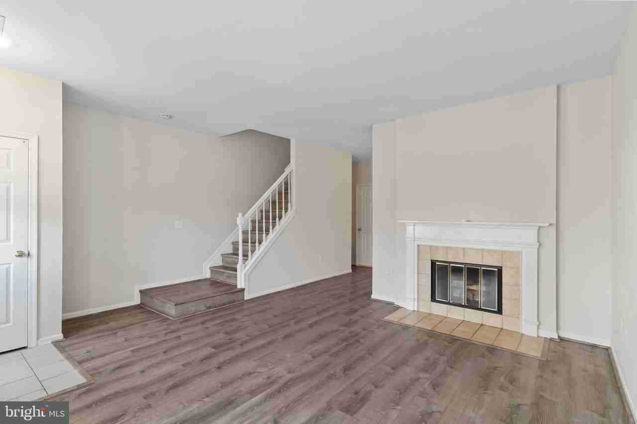 7115 Strawn Ct - Photo 5 of 27