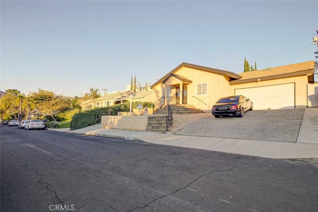 10624 Mcclemont Ave - Photo 3 of 33