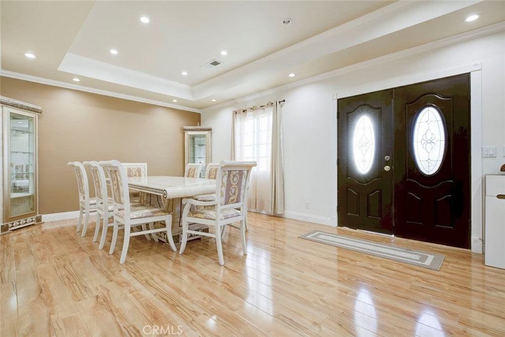 10624 Mcclemont Ave - Photo 5 of 33